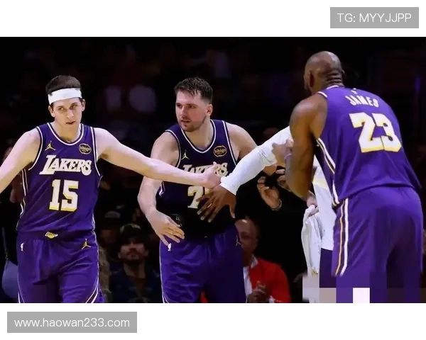 湖人近10场五胜五负防守漏洞大场均失121.6分列联盟倒数第六